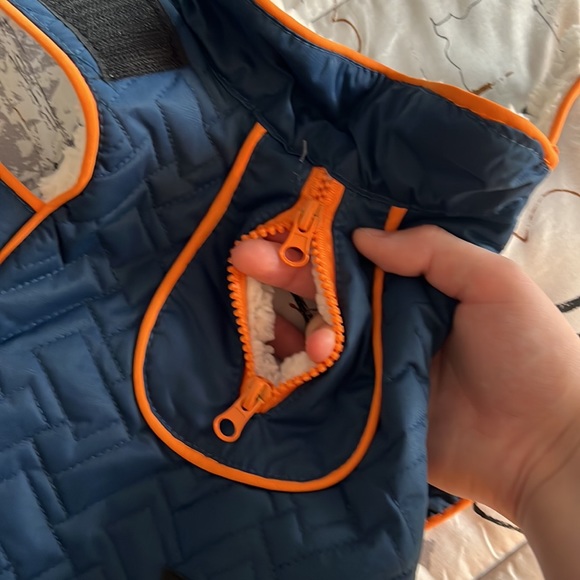 Pet Rain/winter coat w accessible leash hole - Picture 5 of 5